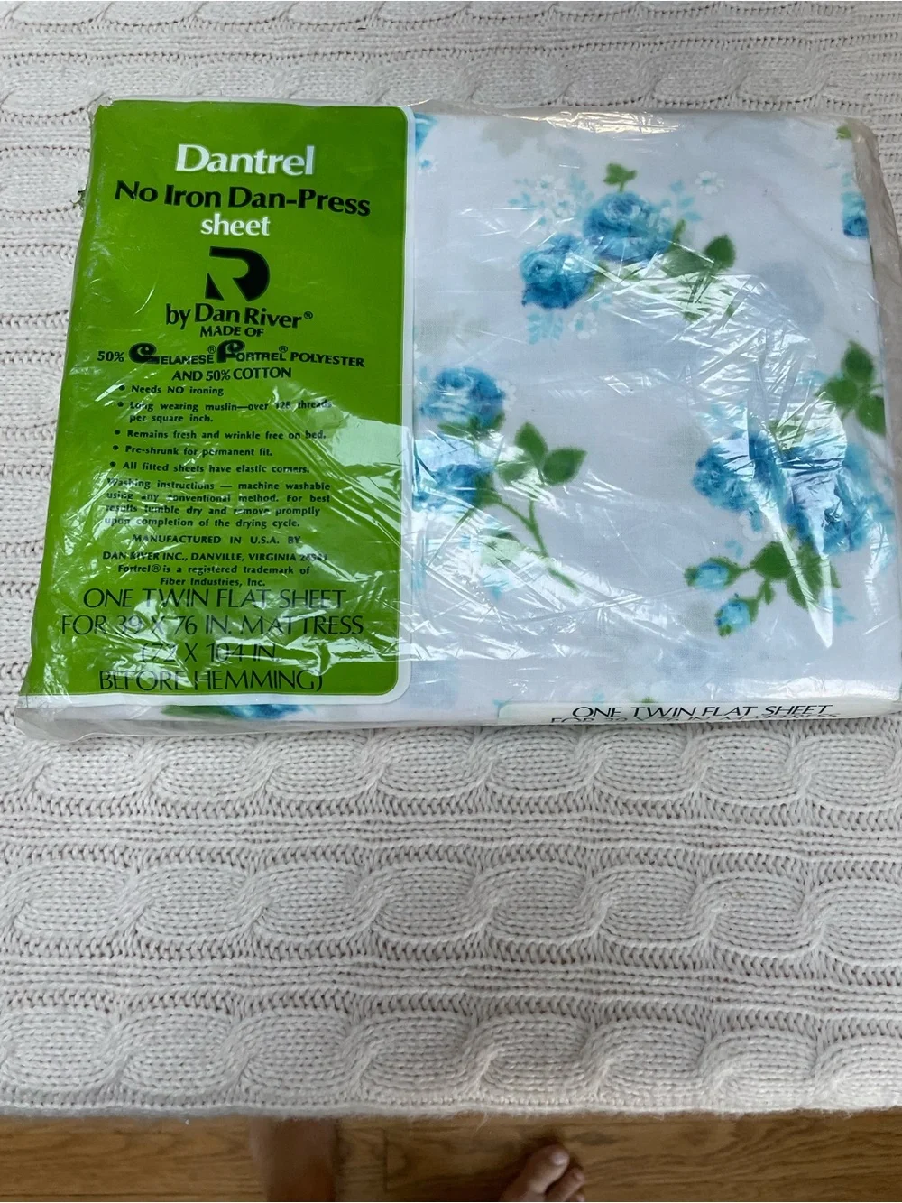 VTG Dantrel No Iron Dan Press Twin Flat Sheet - Dan River 72 x 104 Blue Floral